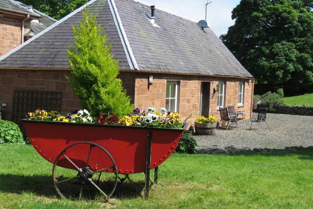 Harleyburn Cottages - Stables And Saddlery Melrose Exterior photo